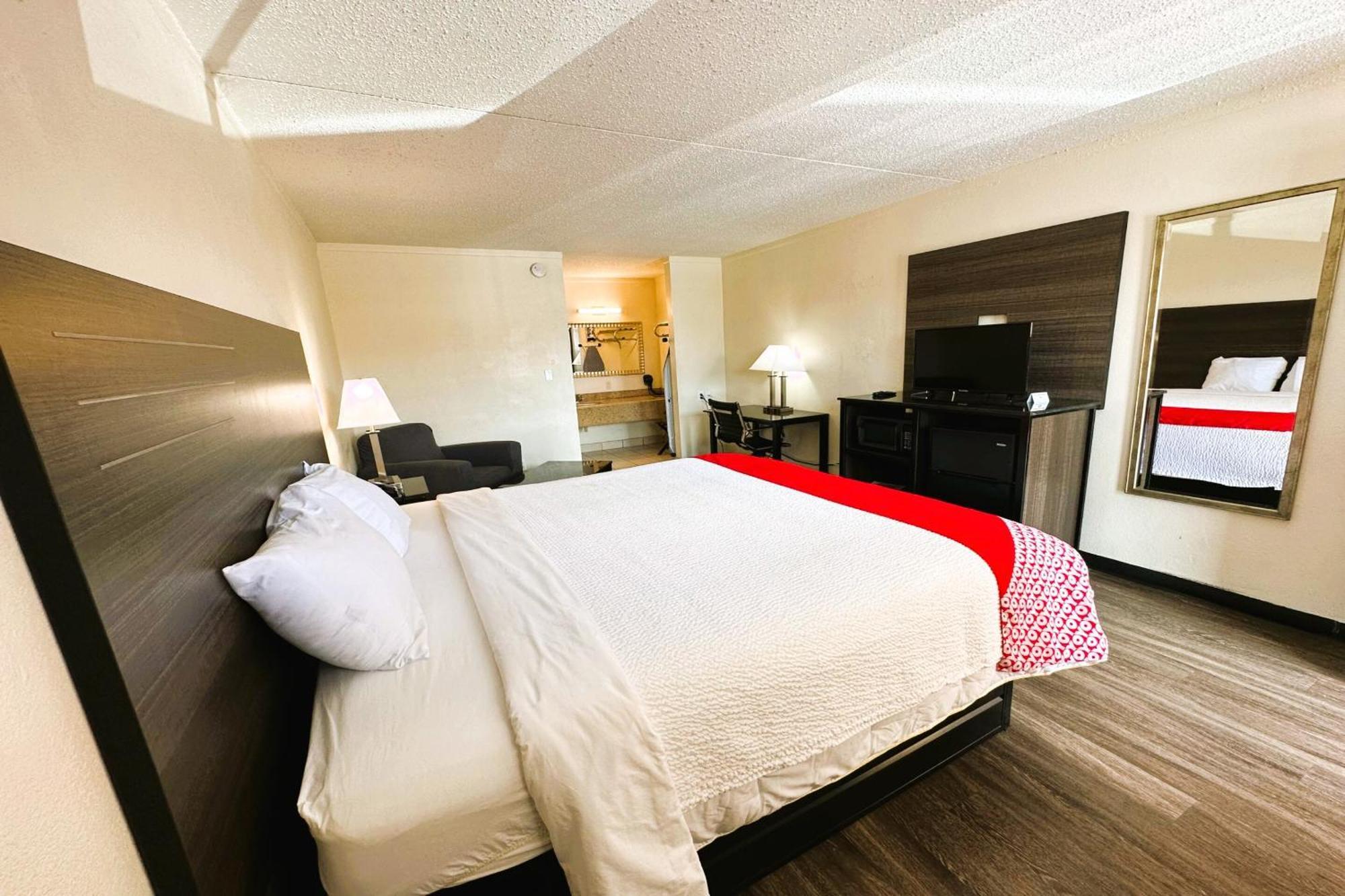 Oyo Hotel San Antonio Lackland Afb Seaworld Hwy 90 W Екстер'єр фото
