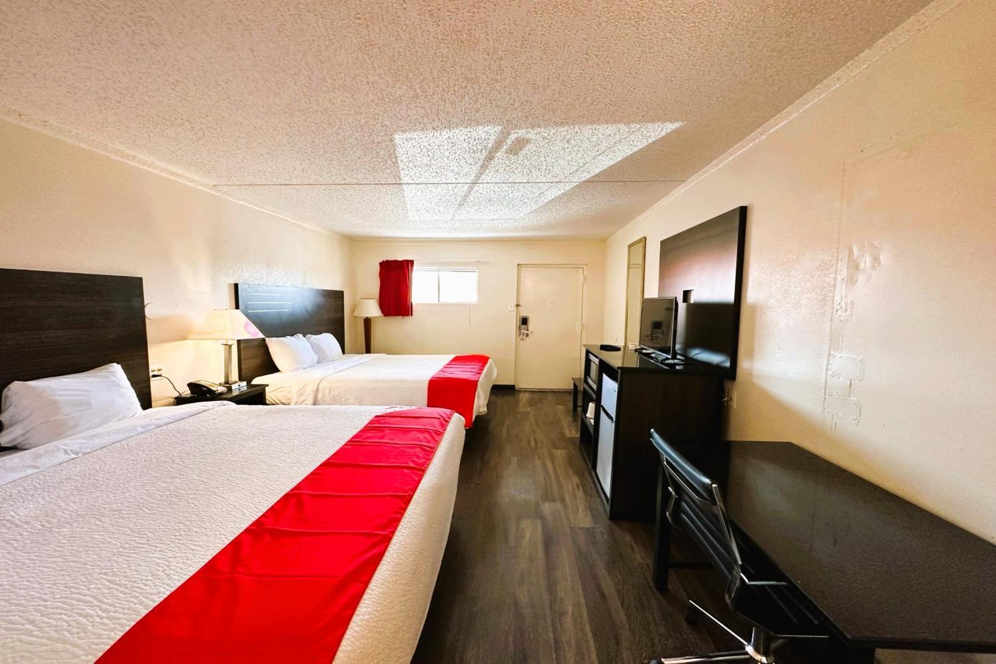Oyo Hotel San Antonio Lackland Afb Seaworld Hwy 90 W Екстер'єр фото