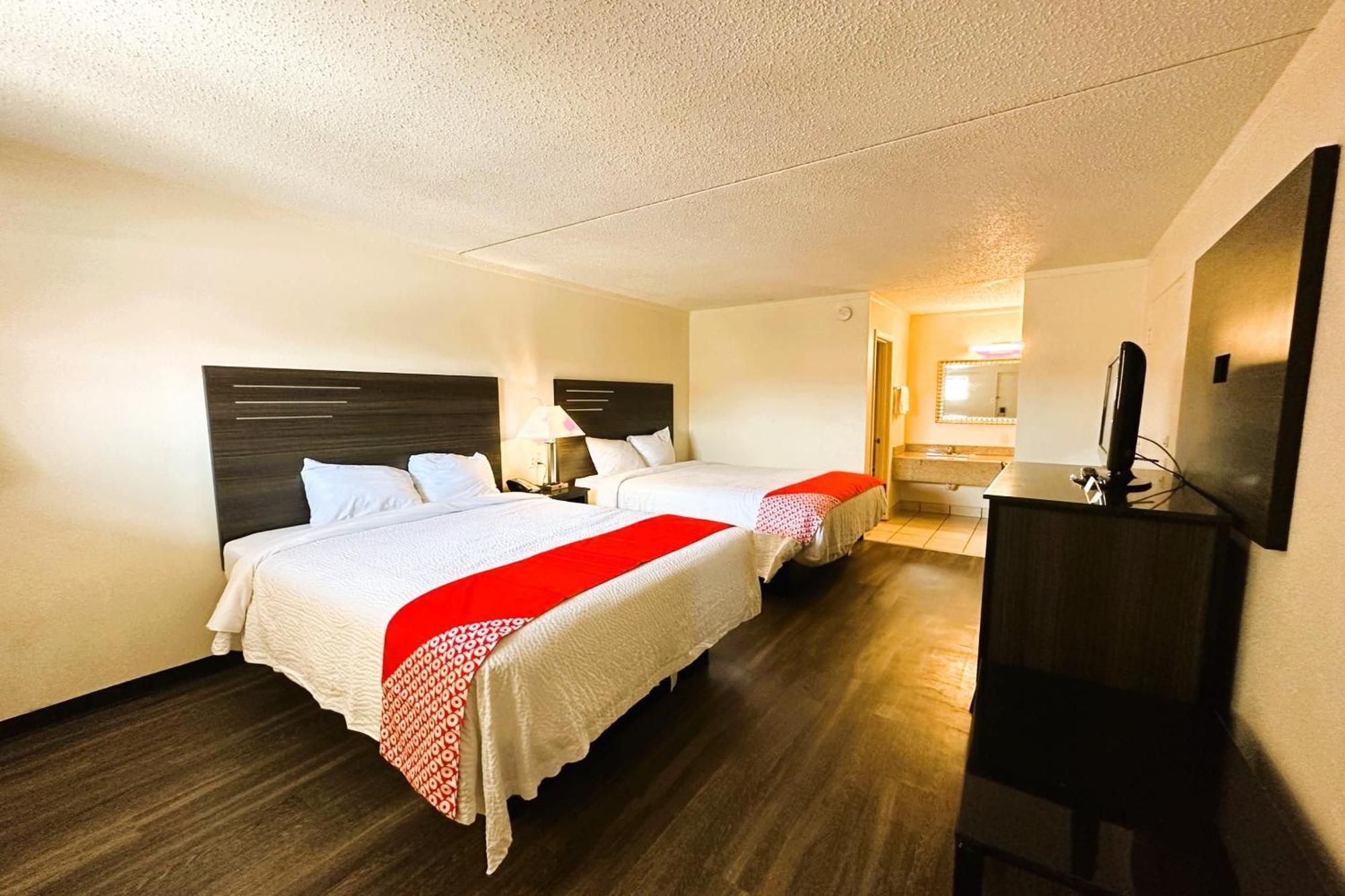 Oyo Hotel San Antonio Lackland Afb Seaworld Hwy 90 W Екстер'єр фото