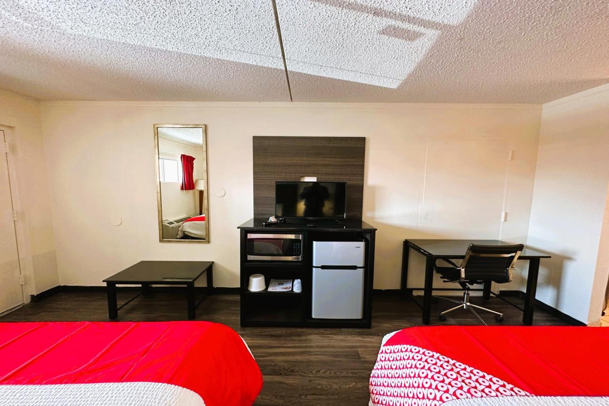 Oyo Hotel San Antonio Lackland Afb Seaworld Hwy 90 W Екстер'єр фото