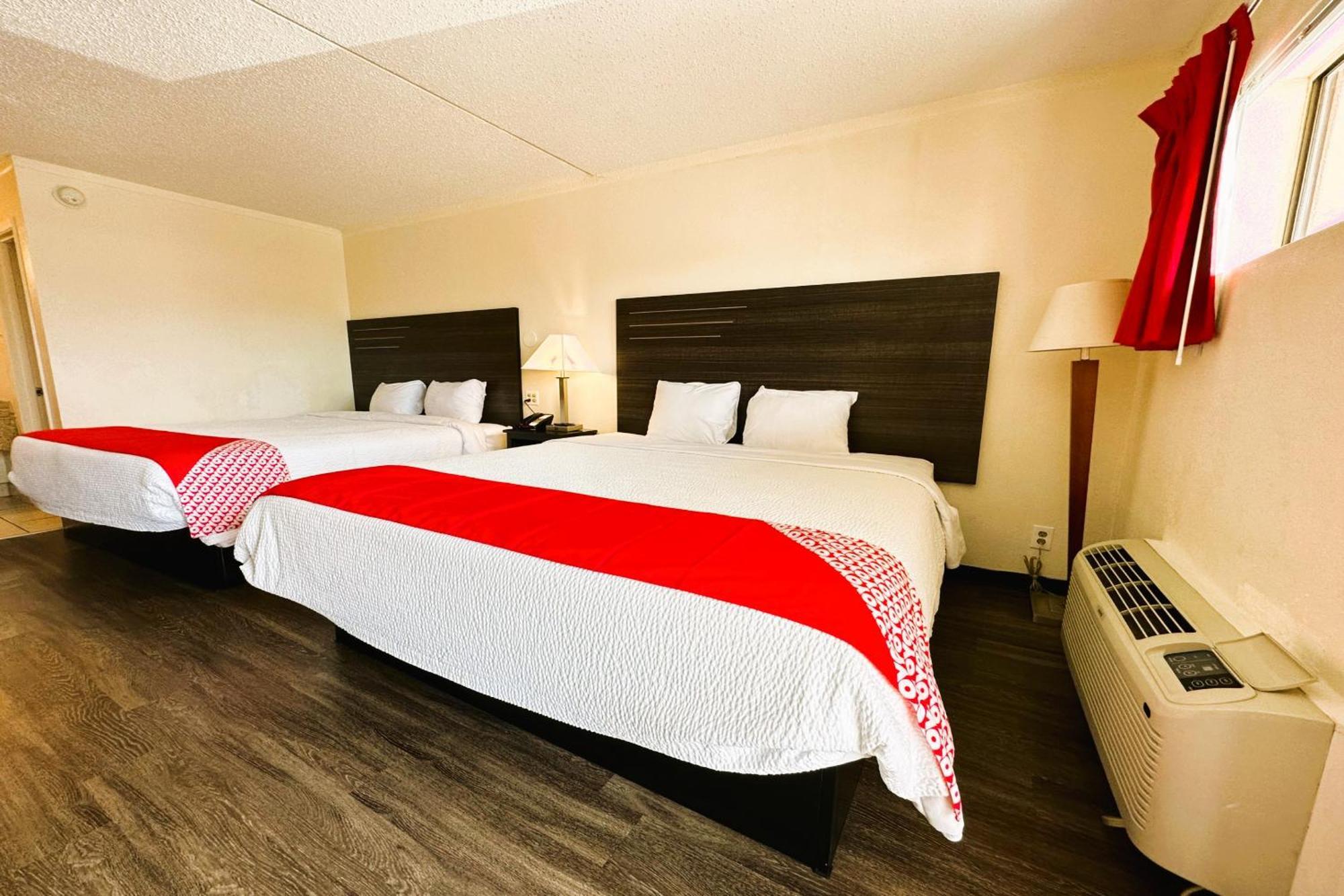 Oyo Hotel San Antonio Lackland Afb Seaworld Hwy 90 W Екстер'єр фото