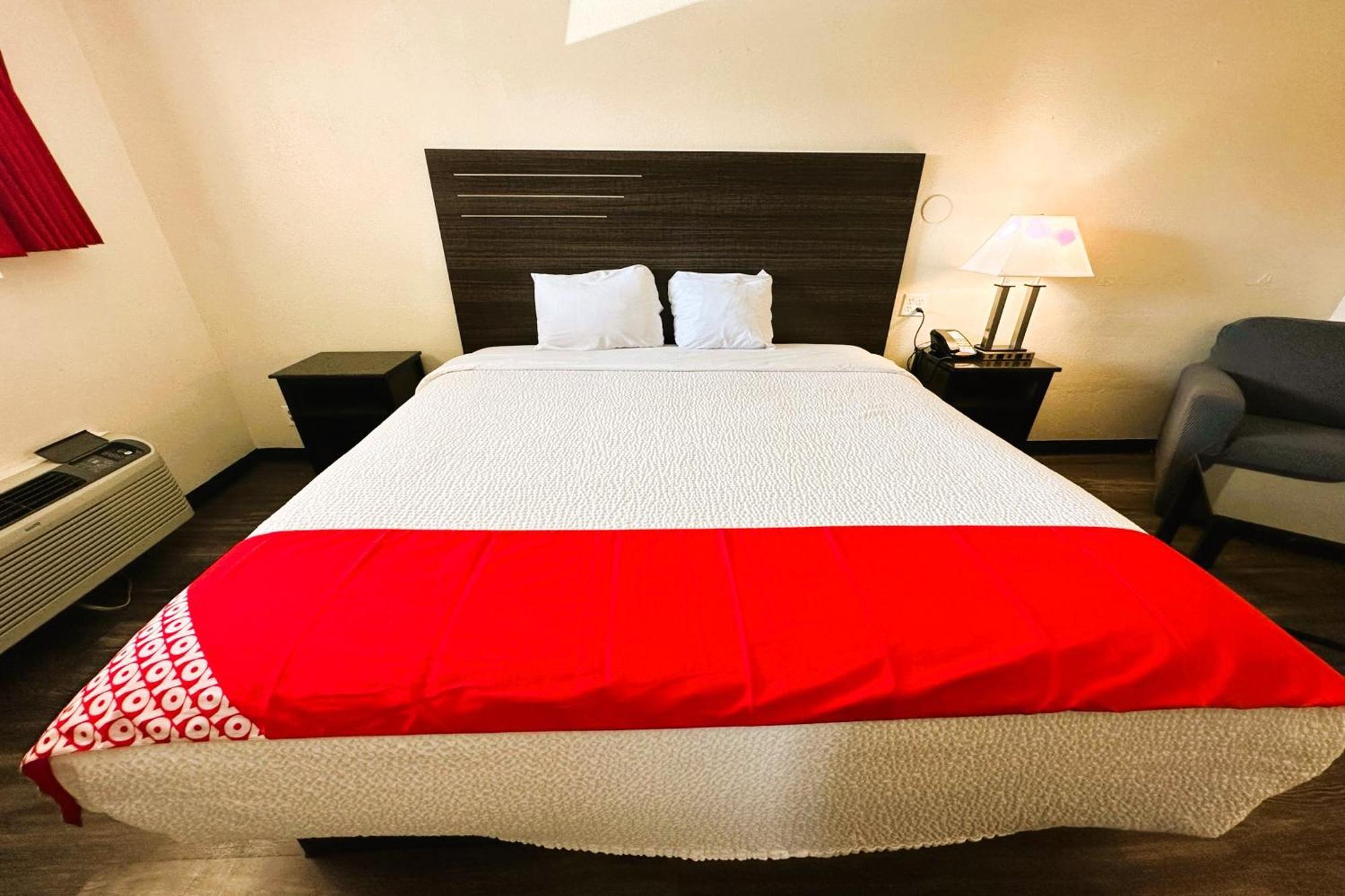 Oyo Hotel San Antonio Lackland Afb Seaworld Hwy 90 W Екстер'єр фото