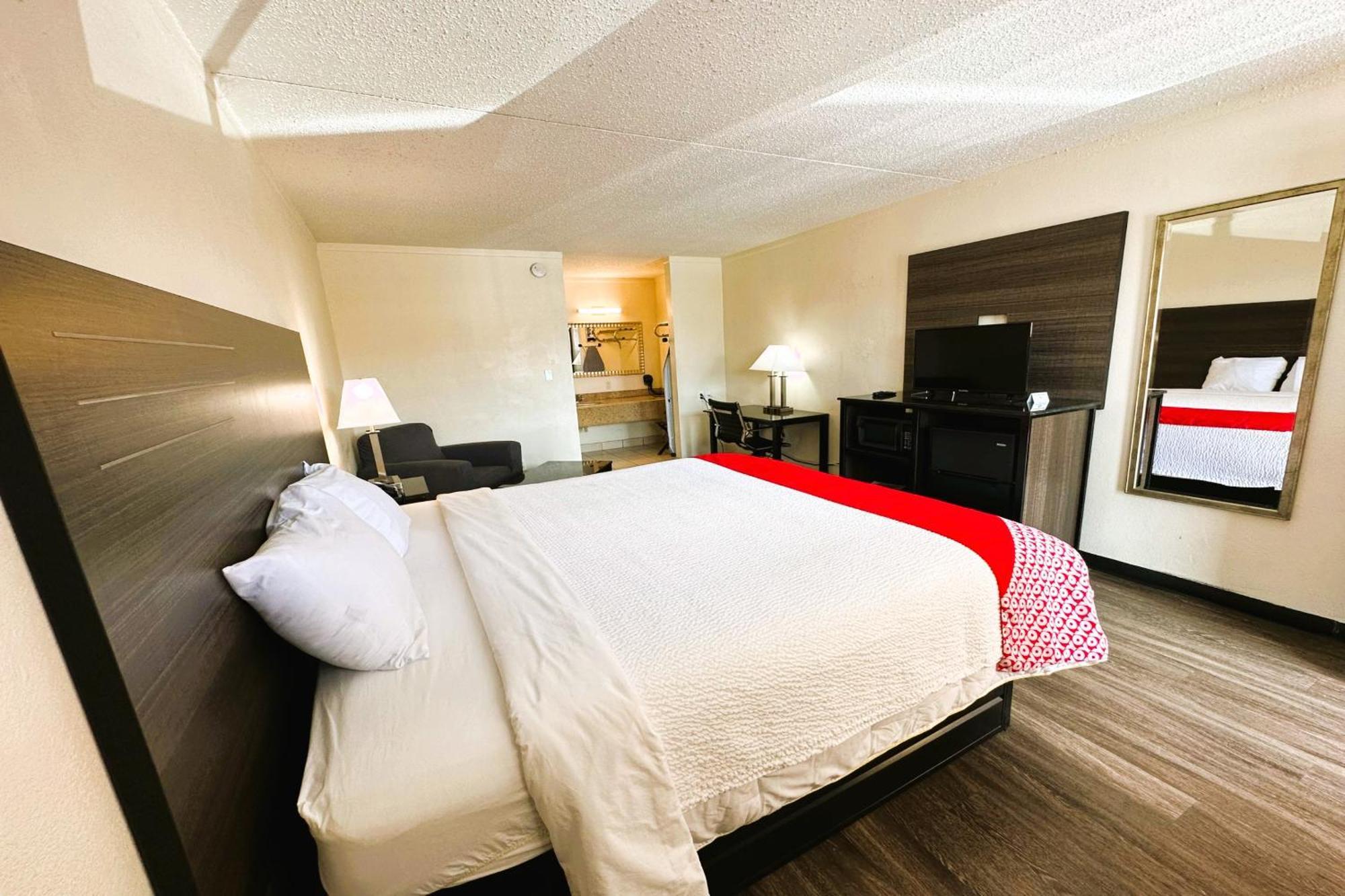 Oyo Hotel San Antonio Lackland Afb Seaworld Hwy 90 W Екстер'єр фото