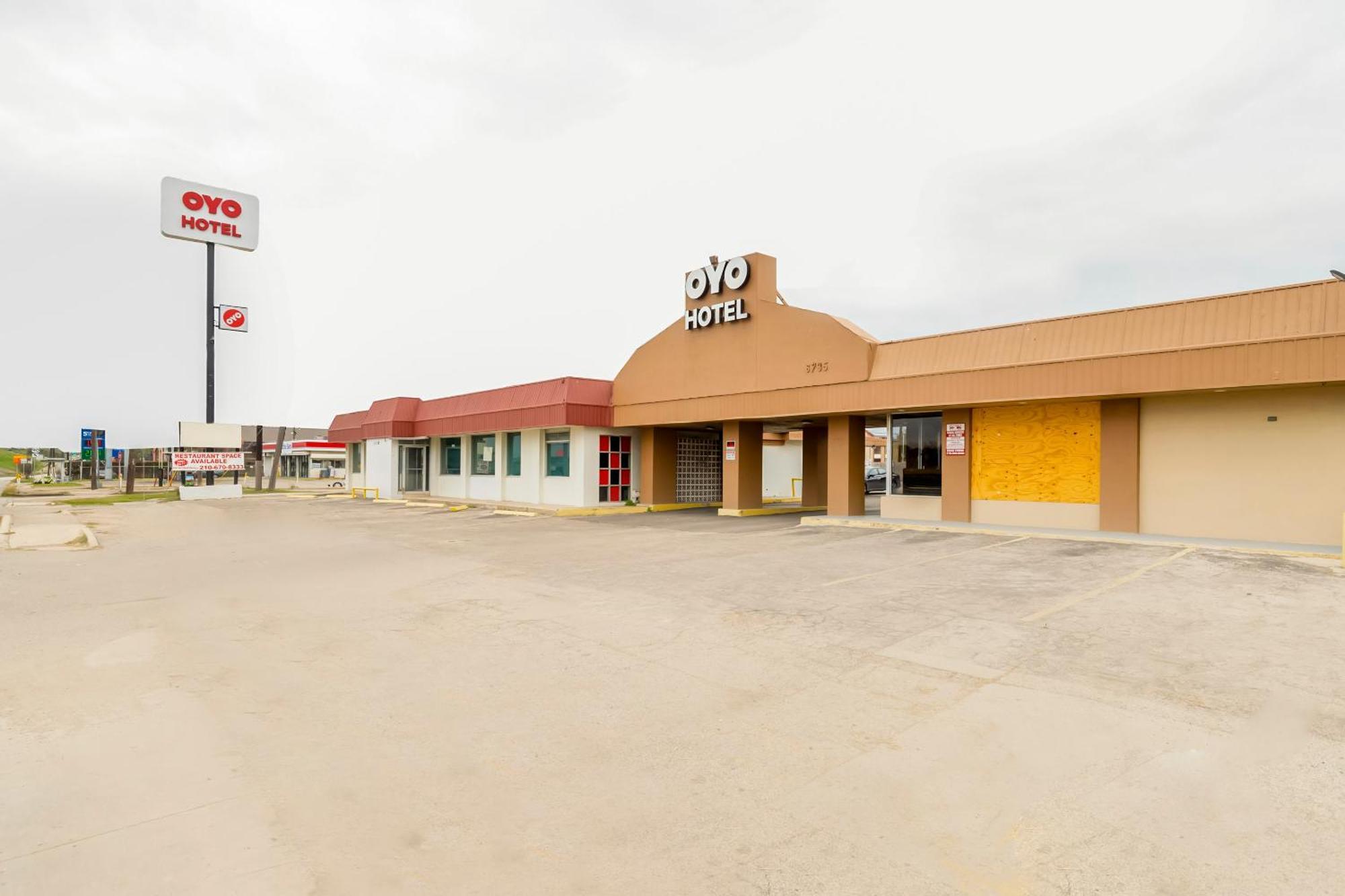 Oyo Hotel San Antonio Lackland Afb Seaworld Hwy 90 W Екстер'єр фото